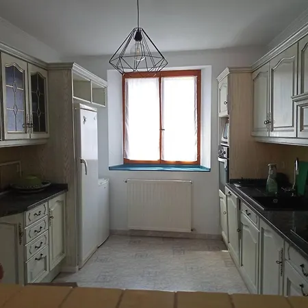 Maison De Village Climatisee, Terrasse, 6-8 Pers, - Fr-1-696-94