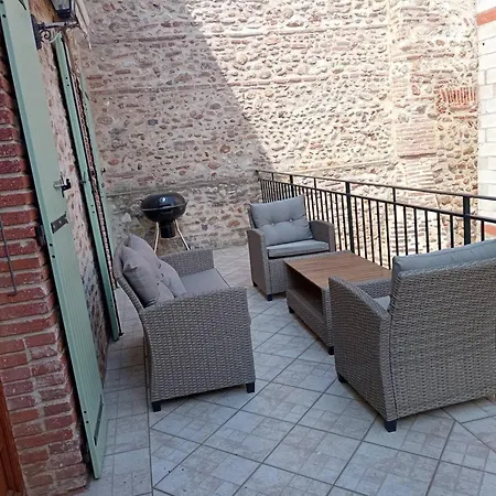 Holiday home Maison De Village Climatisee, Terrasse, 6-8 Pers, - Fr-1-696-94